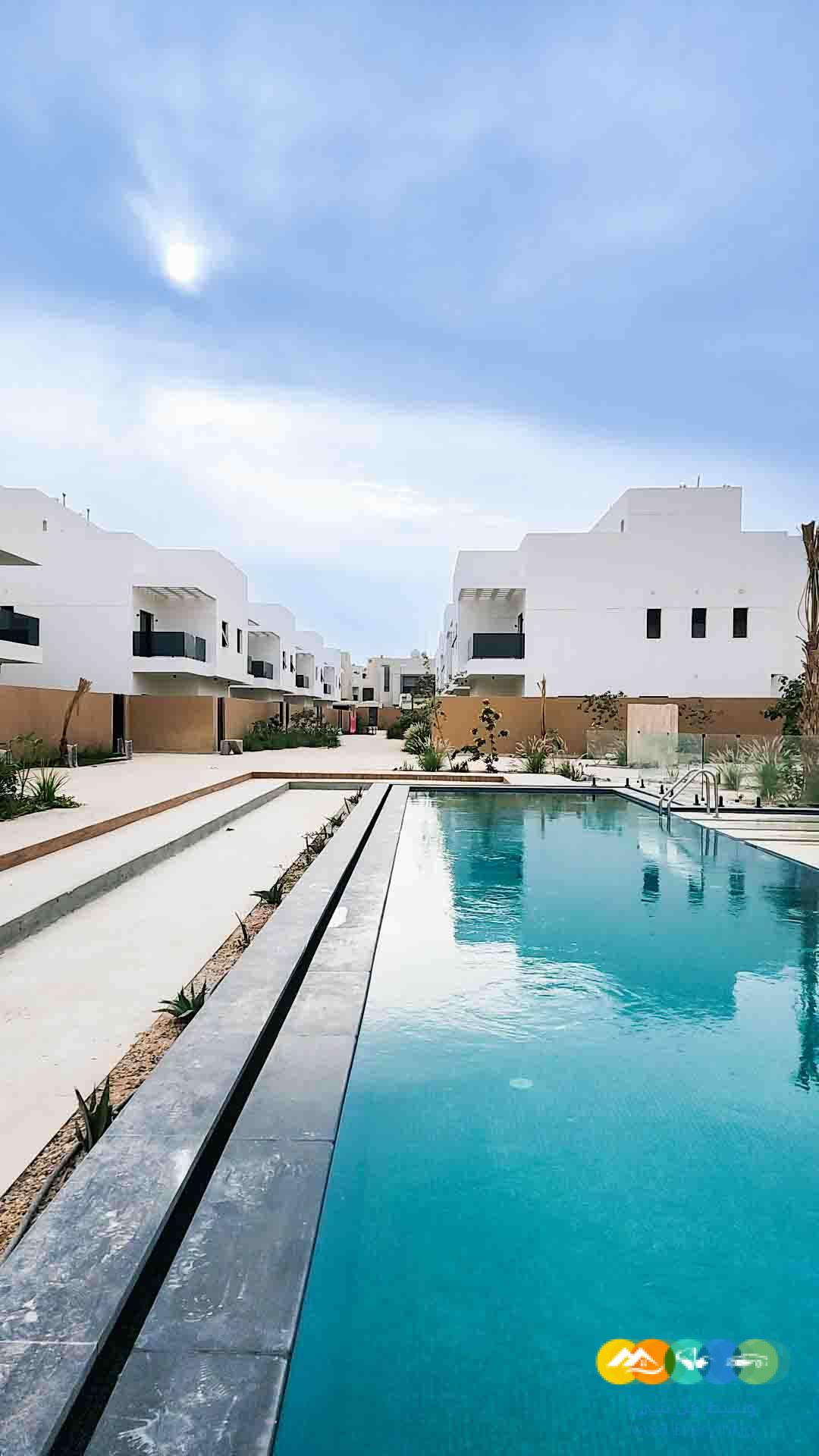 فلل للايجار في مجمع سكني