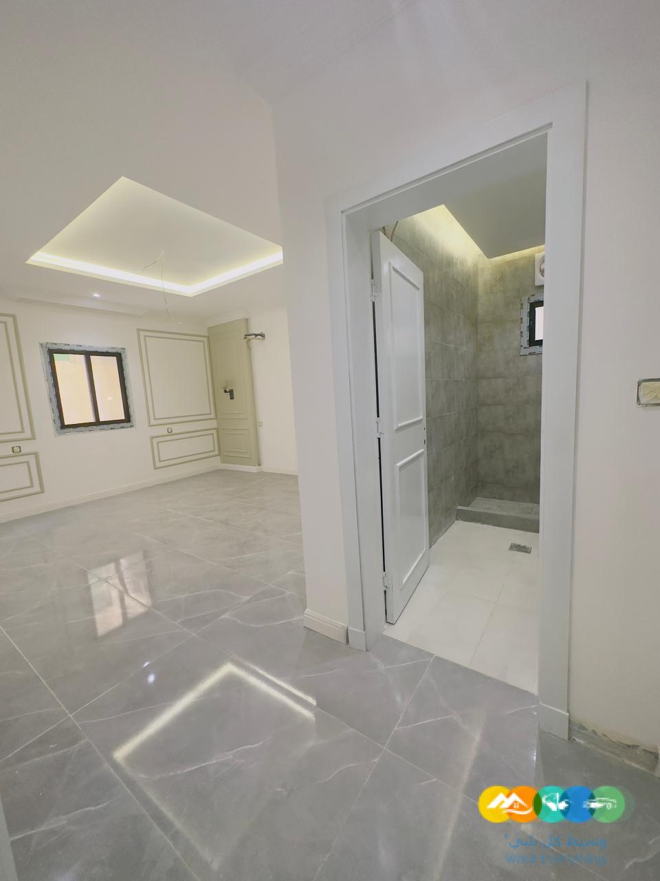 شقه فاخره 5 غرف افراغ فوري حي السلامة