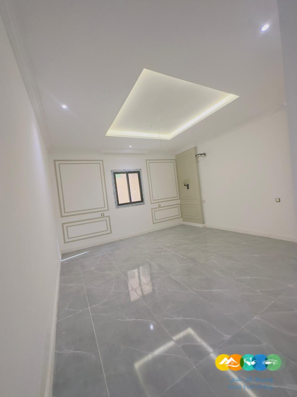 شقه فاخره للبيع 4 غرف السلامة