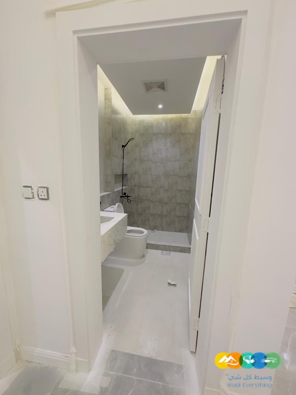 شقه 4 غرف للبيع في حي السلامه