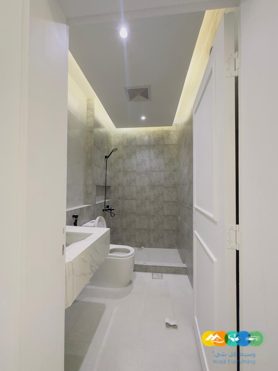 شقه 4 غرف للبيع في حي السلامه