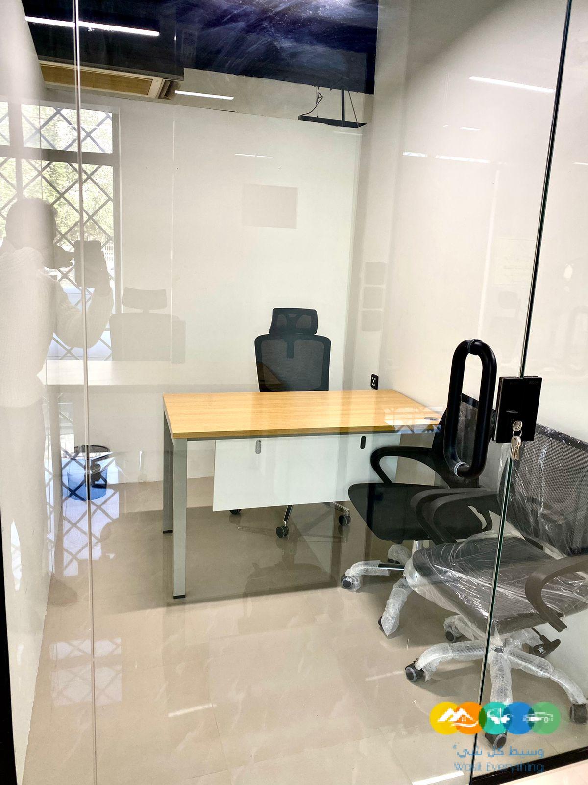 مكاتب للايجار مؤثثة بالكامل