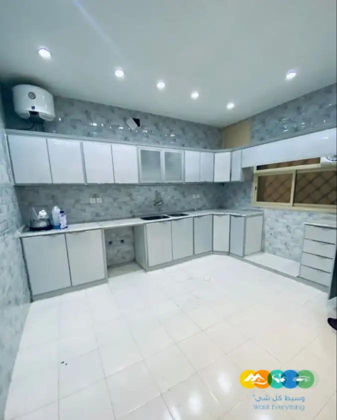 شقق ارضية وعلويه للبيع