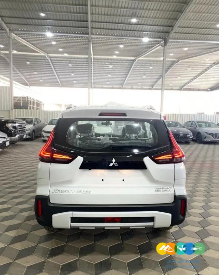 ميتسوبيشي اكسباندر كروس