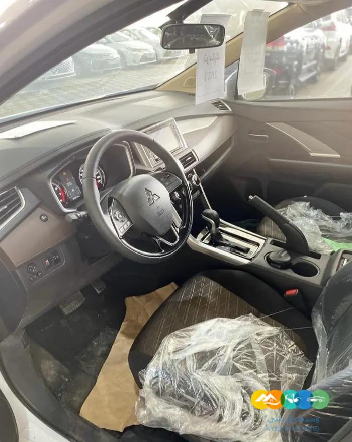 ميتسوبيشي اكسباندر كروس