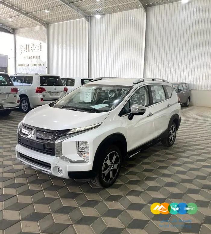 ميتسوبيشي اكسباندر كروس