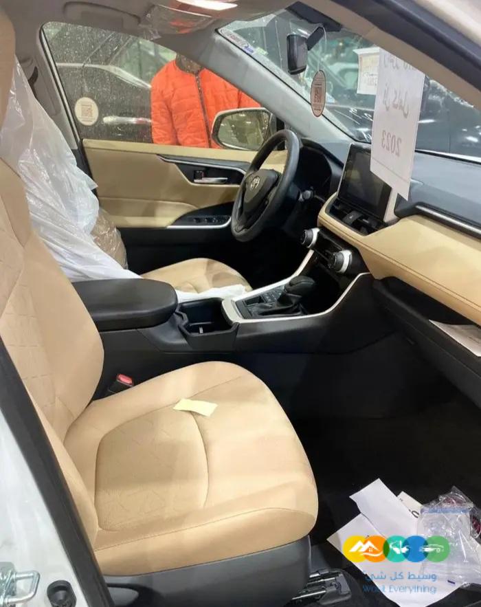 تويوتا رافور فل كامل فتحه سقف