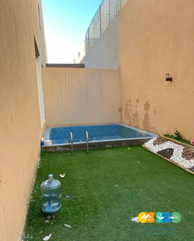 للايجار فله درج صالة مستقلة (( تم تاجير ))