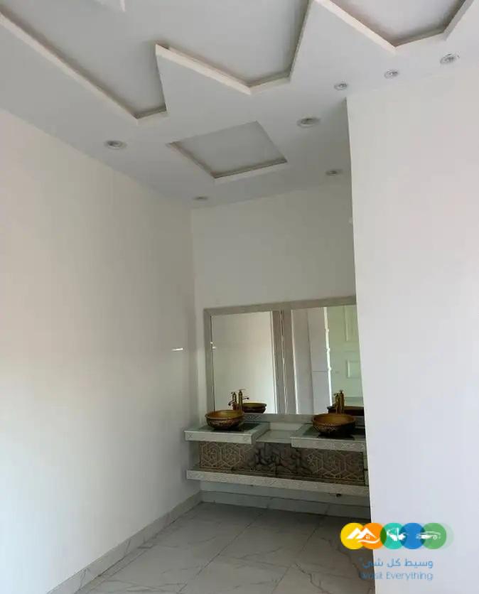 للايجار فله درج صالة مستقلة (( تم تاجير ))