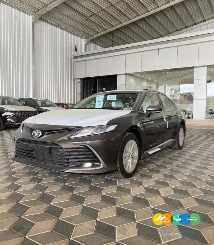 تويوتا كامري 2023 GLE فل كامل