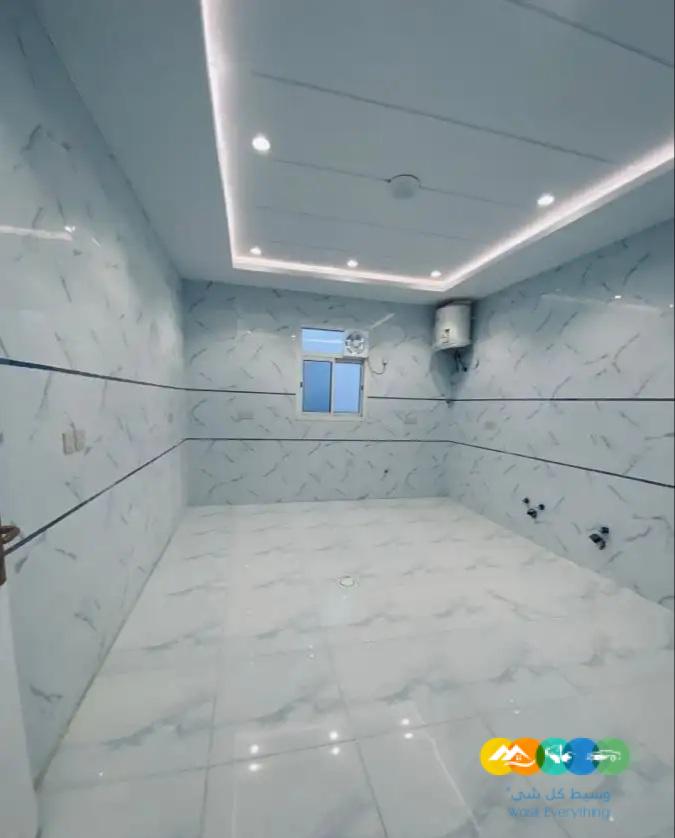 فلل على شارعين دورين وملحق فخمة