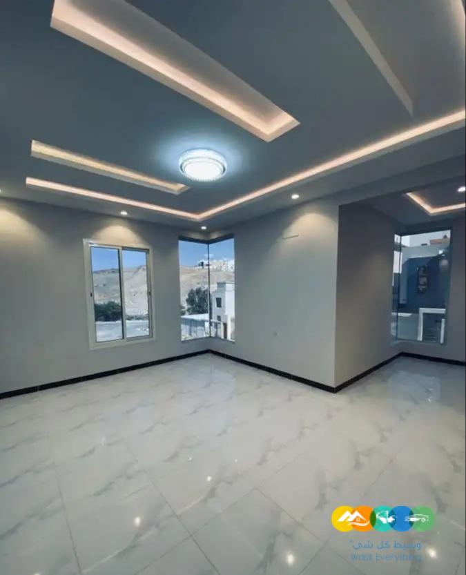 فلل على شارعين دورين وملحق فخمة