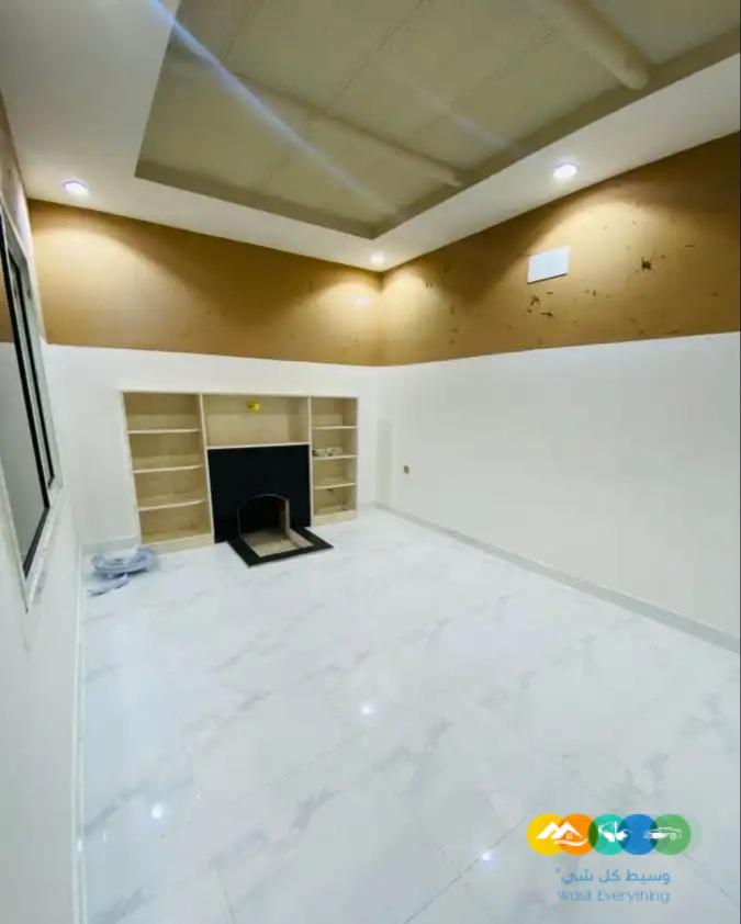 فلل كلاسيكيه مع حديقة وشلالات خارجية