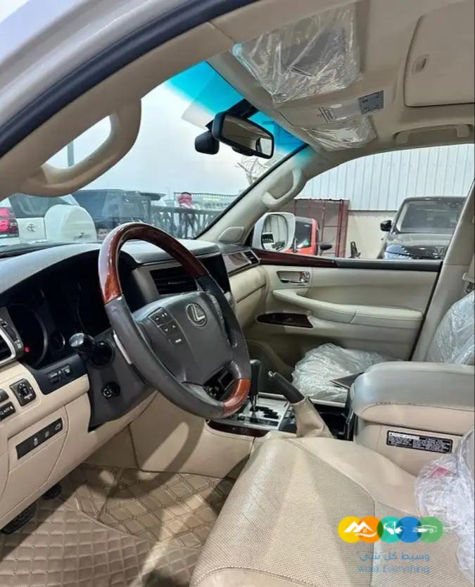 لكزس -LX570-2013 فل كامل قمة النظافه