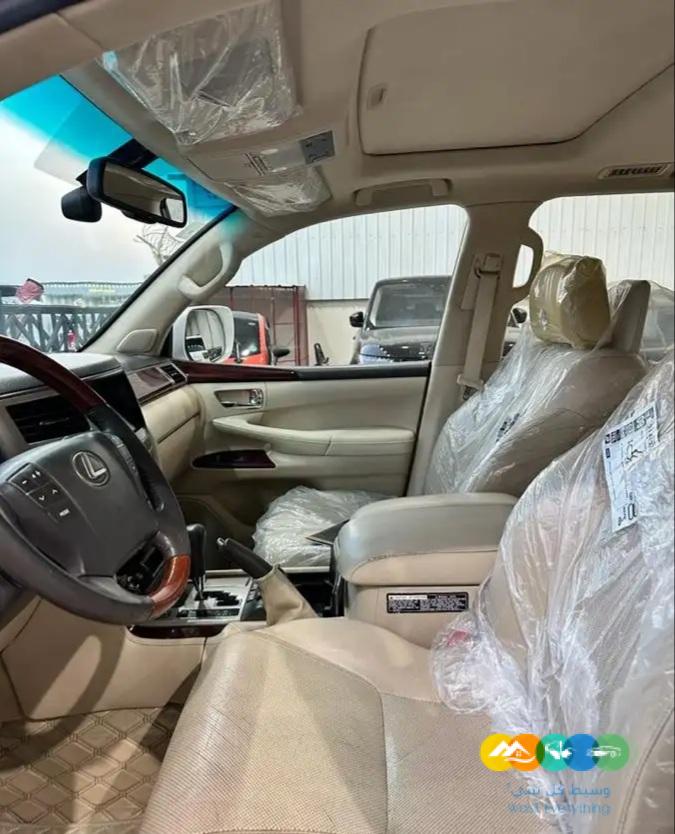 لكزس -LX570-2013 فل كامل قمة النظافه