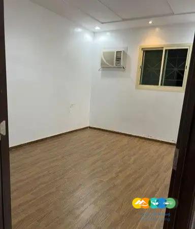 شقه للبيع دور ارضي حى بدر
