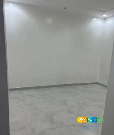 شقه للبيع دور ارضي حى بدر
