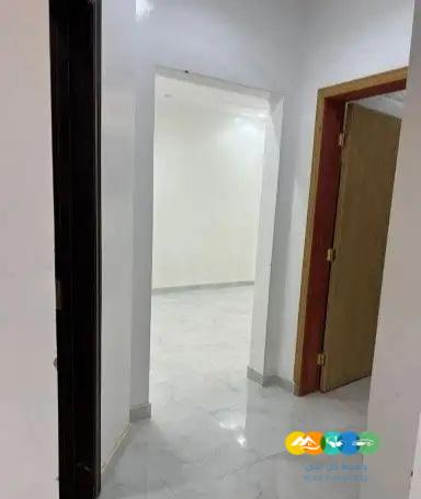 شقه للبيع دور ارضي حى بدر