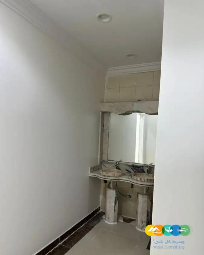 للايجار دور ارضي طويق المساحة 375