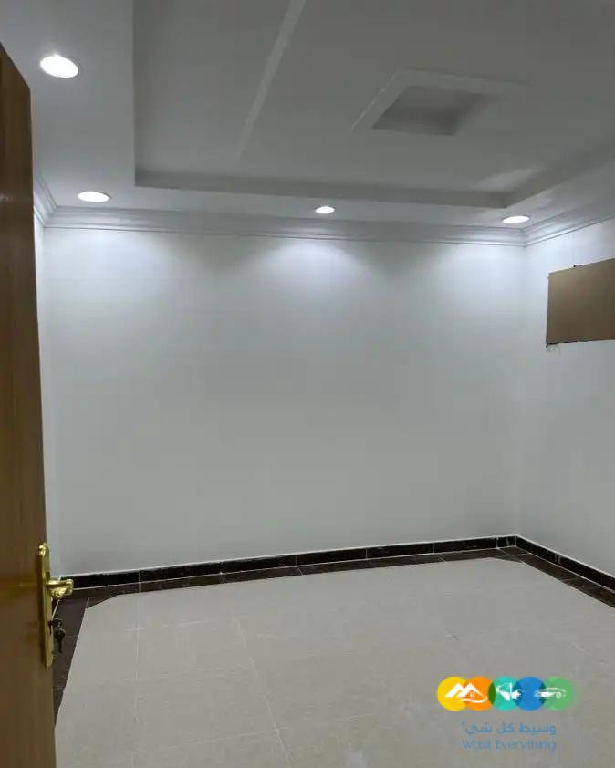 للايجار دور ارضي طويق المساحة 375