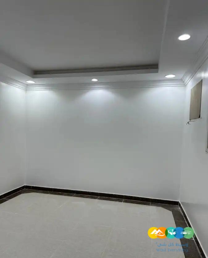 للايجار دور ارضي طويق المساحة 375