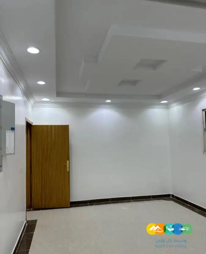 للايجار دور ارضي طويق المساحة 375