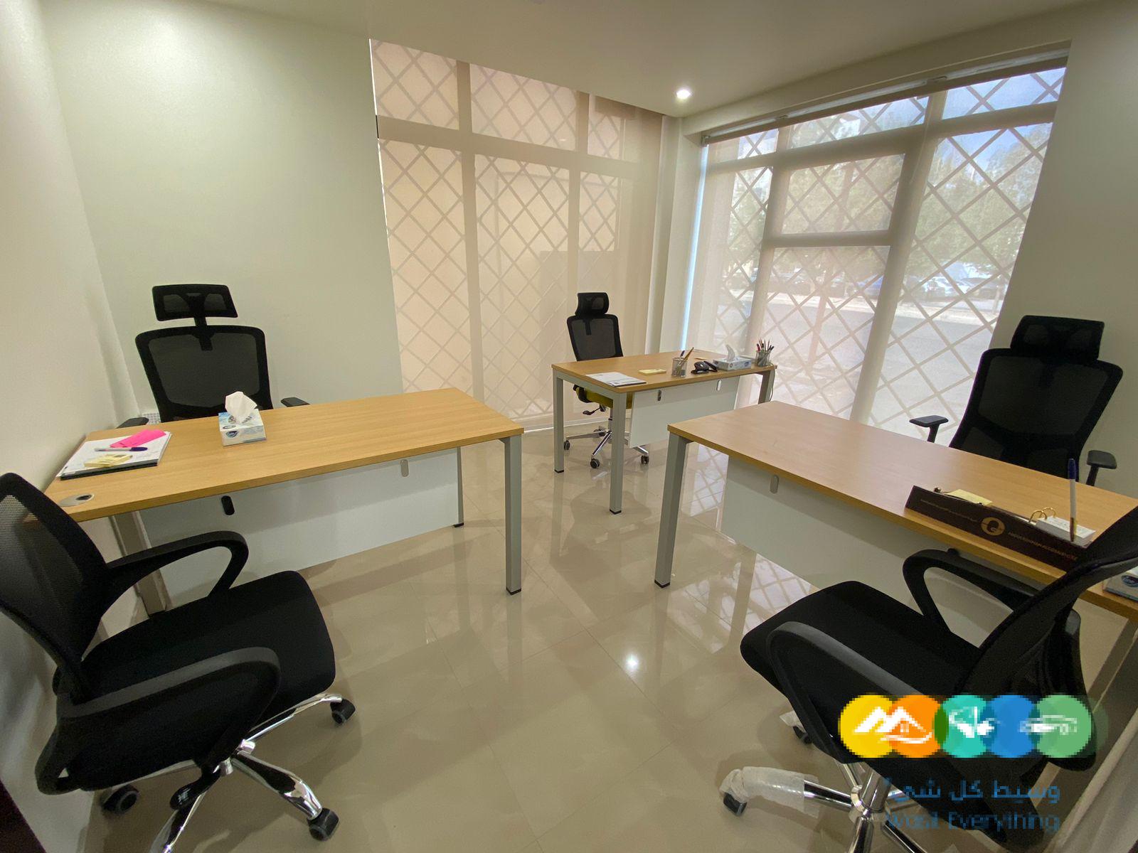 مكاتب للايجار مؤثثة بالكامل