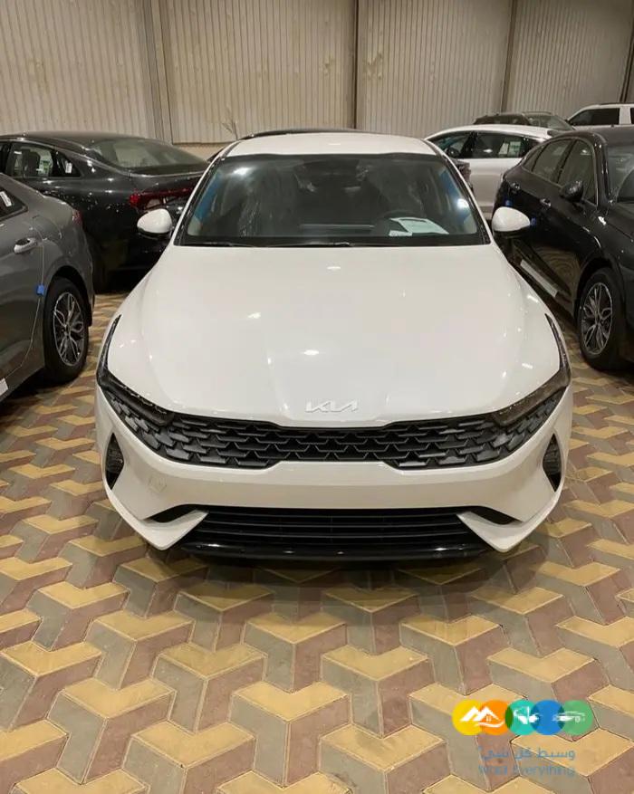 كيا K5 -2023- ستاندرد مطور ونص فل 103500