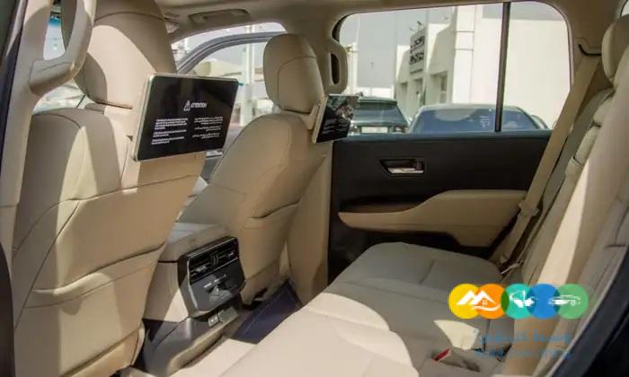 لاندكروزر GXR موديل 2023 ب 319 الف