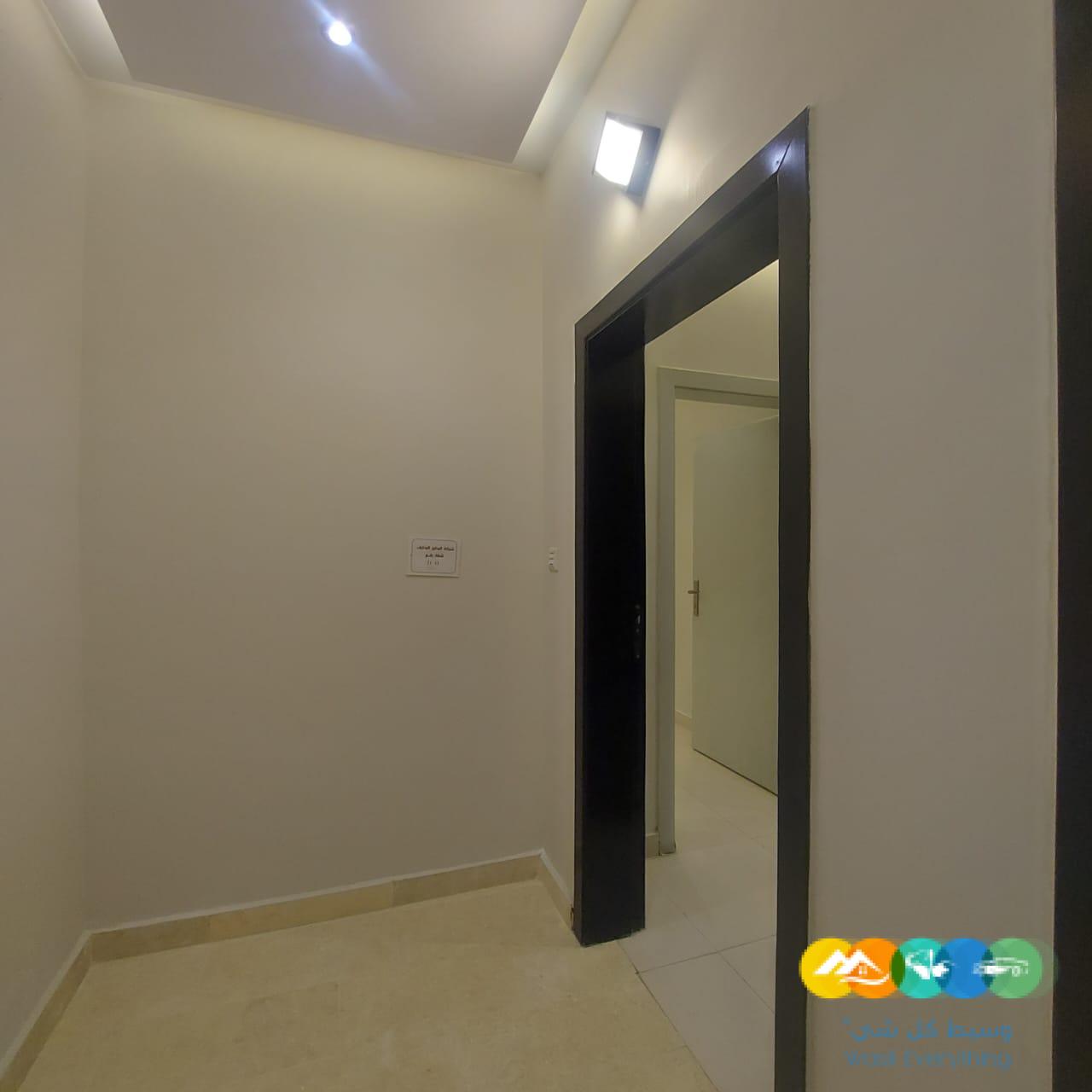 شقه فاخره للبيع بجده من المالك وبسعر مناسب