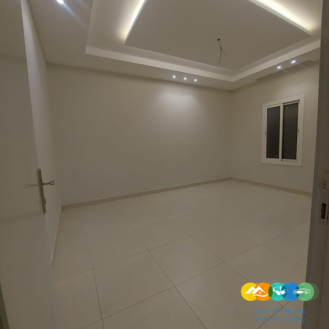 شقه فاخره للبيع بجده من المالك وبسعر مناسب