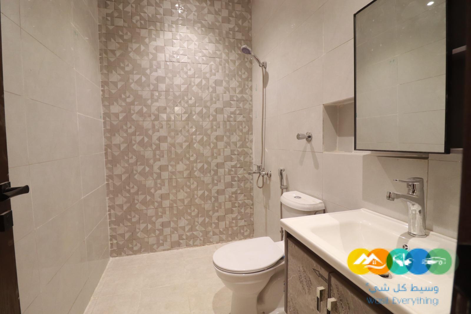 ملحق روف فاخرة 5غرف مع السطح للبيع بسعر منافس