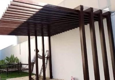 -مظلات-حديد-شكل-خشبيه-لجلسات-الحدائق-المنزلية-في-جدة-22