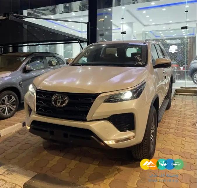 تويوتا فورتشينر ديزل GX2 2023 مكينه 2400