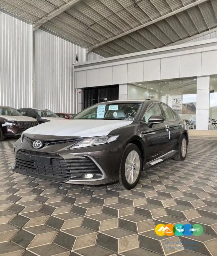 تويوتا كامري 2023 GLE