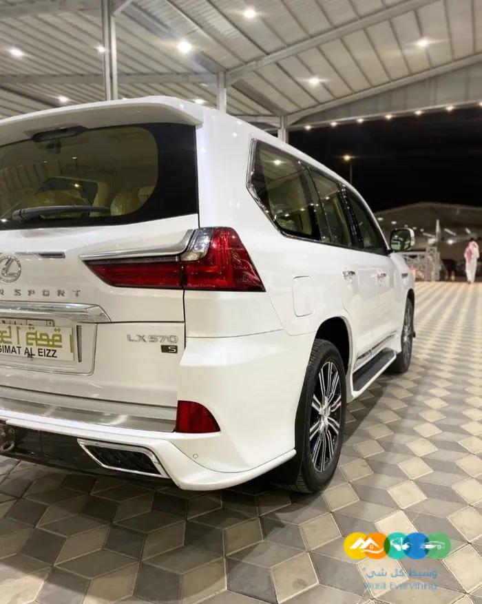 لكزس 2021 بريمي مالك اول