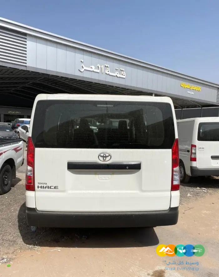 تويوتا باص هايس بضاعه سقف عادي 2023