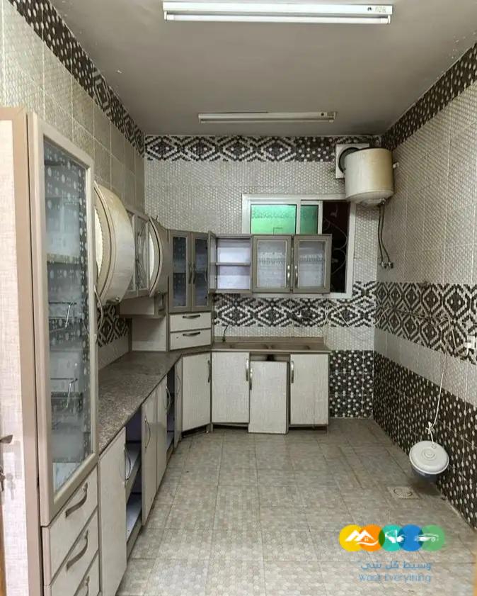 شقه بحي طويق مكونة من 4 غرف وصالة