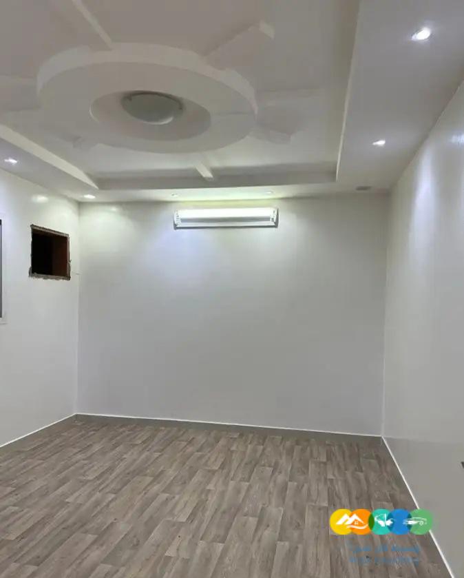 شقه بحي طويق مكونة من 4 غرف وصالة