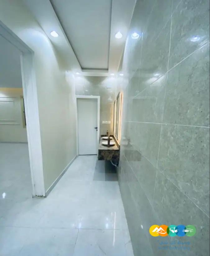 دور ثالث فاخر للبيع ابهاء حجبه