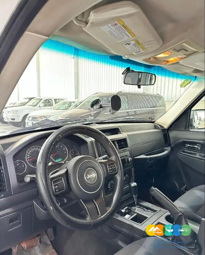 جيب شروكي -2012- فل كامل (( تم البيع))