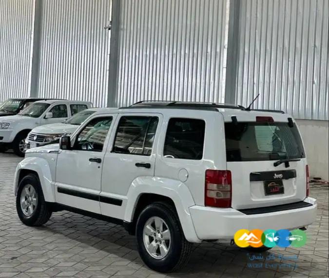 جيب شروكي -2012- فل كامل (( تم البيع))