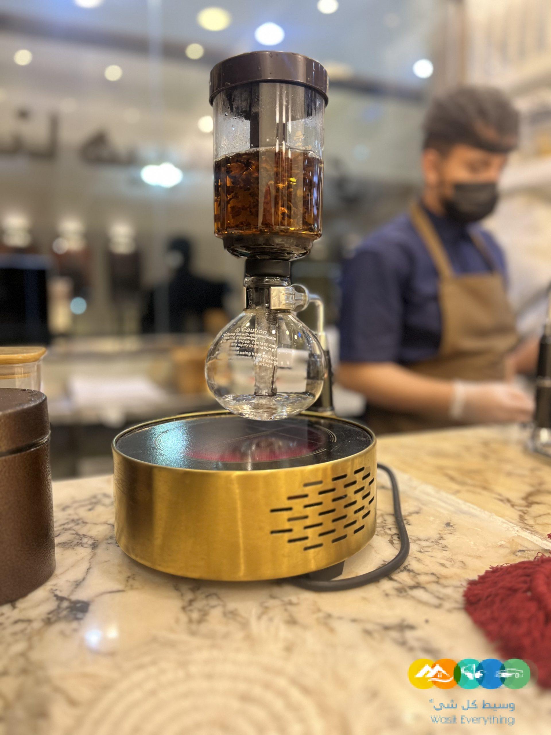 ‏محل جذور الشيء للمشروبات المختصة بشاي المقطر