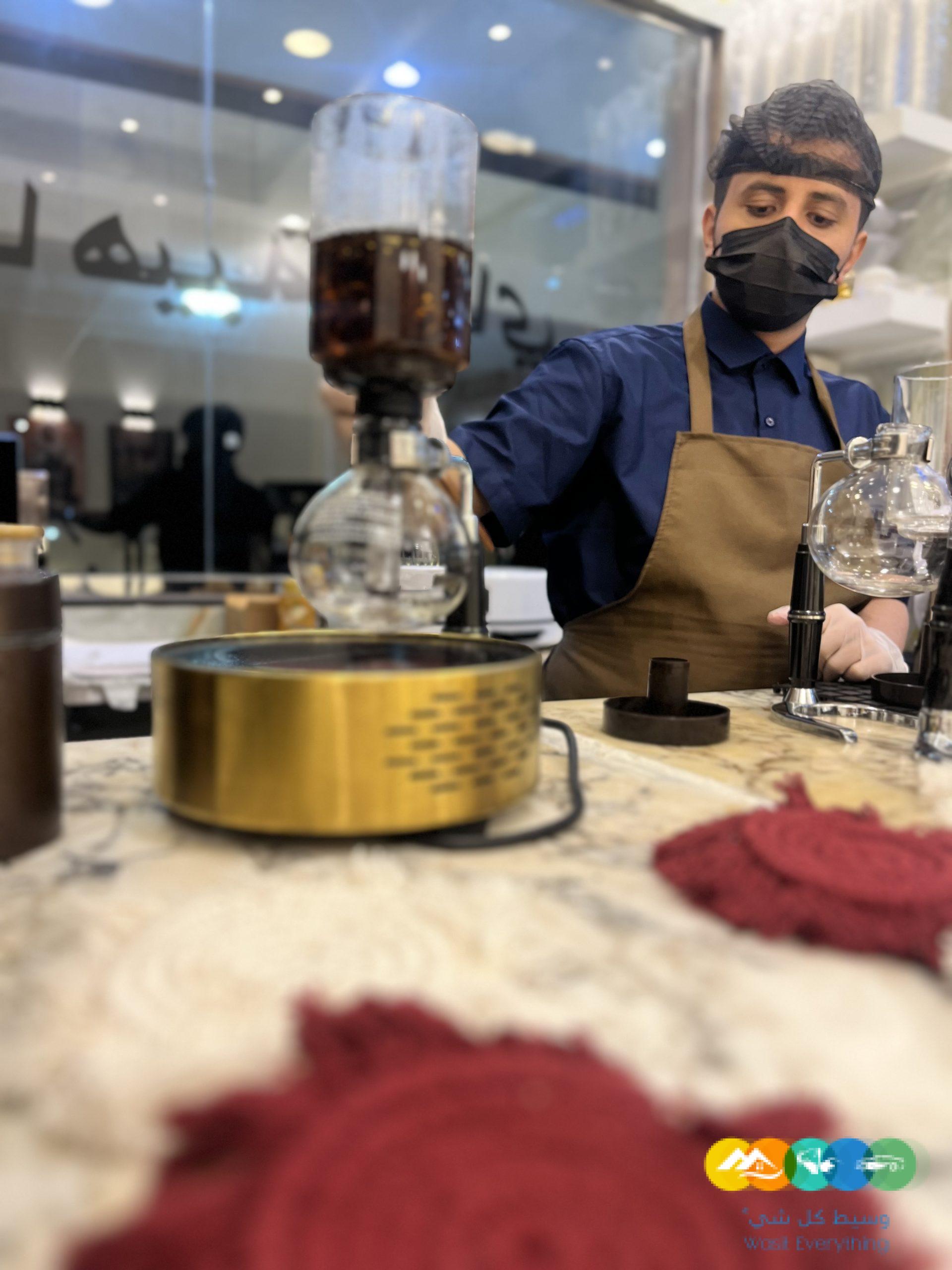 ‏محل جذور الشيء للمشروبات المختصة بشاي المقطر