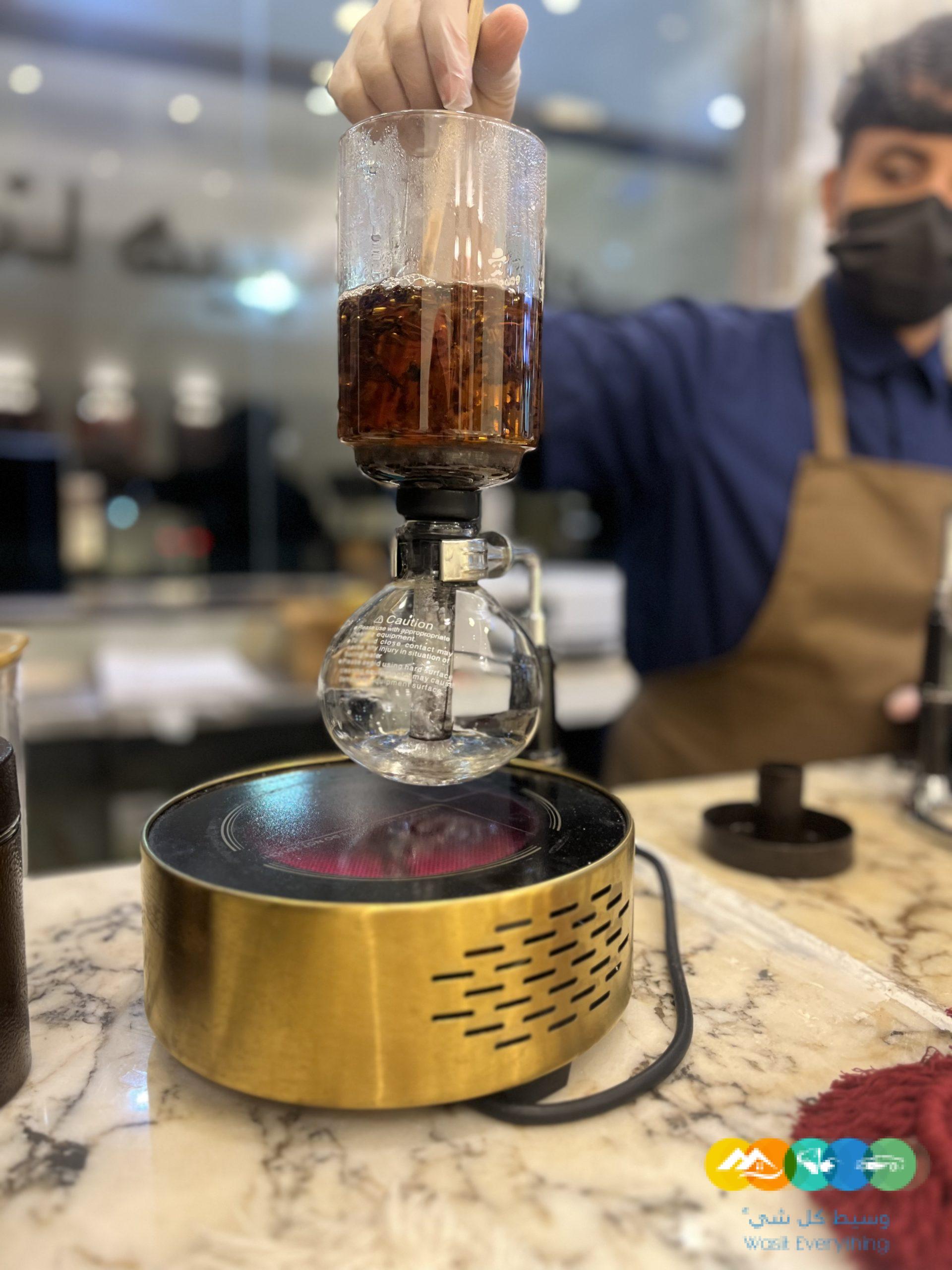 ‏محل جذور الشيء للمشروبات المختصة بشاي المقطر