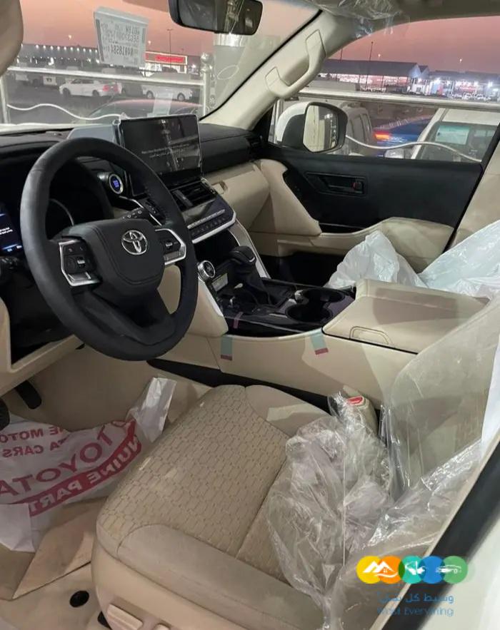 لاندكروزر GXR L3 بنزين 2022