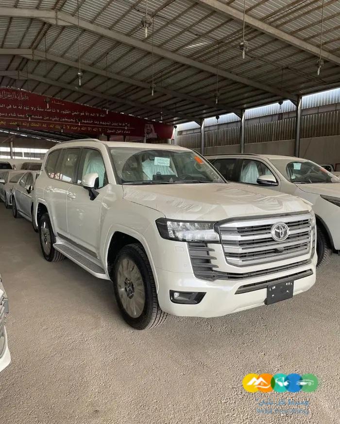 لاندكروزر GXR L3 بنزين 2022