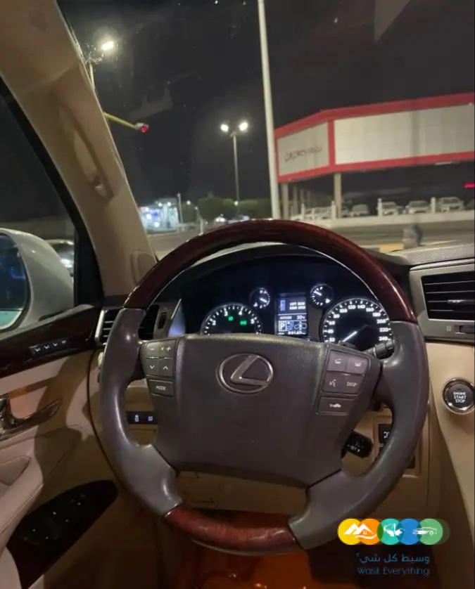 لكزس LX570 2013 بحالة الوكاله ( مباع )
