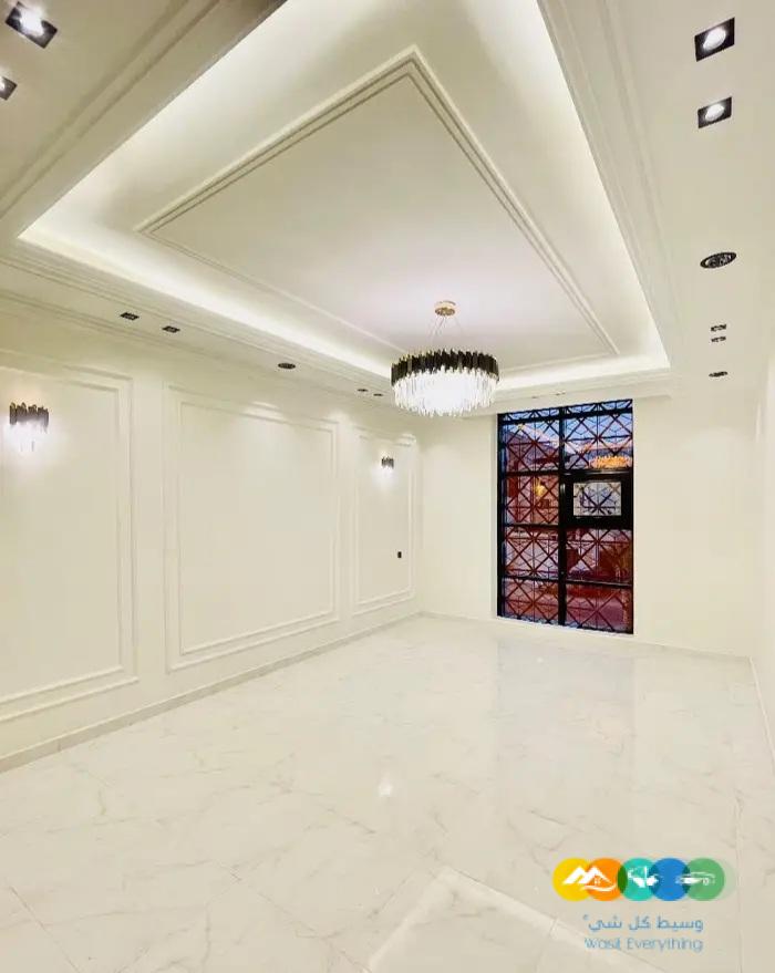 دور ارضي وروف علوي للبيع بحي الموسى