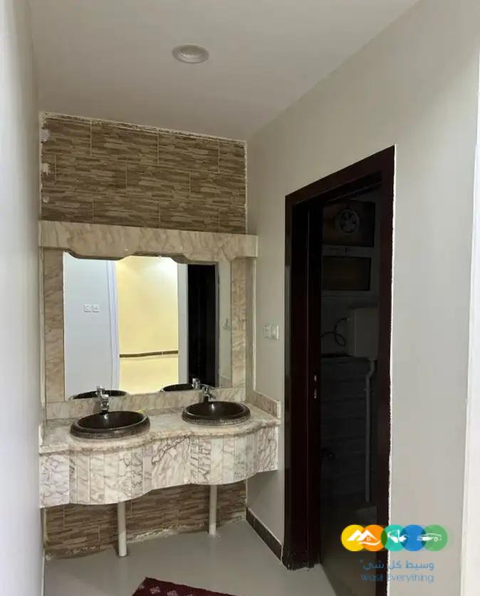 للايجار دور ارضي الرياض _ تم تاجير